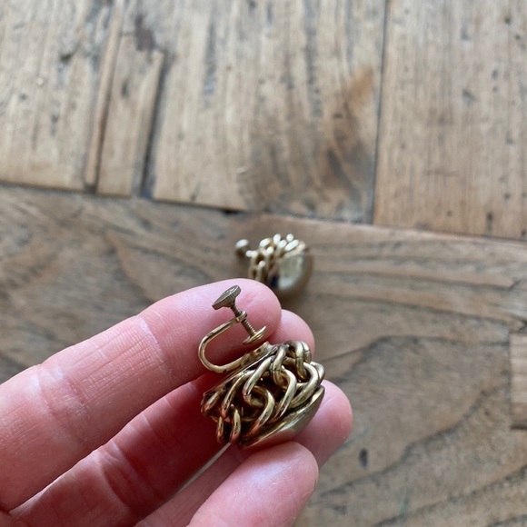 Vintage Sperry Screw-On Earrings - Picture 4 of 7
